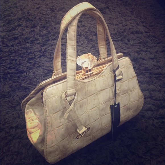la terre fashion limited handbag